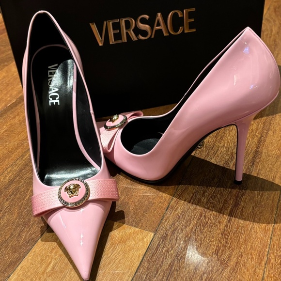 Versace heels - Picture 1 of 3